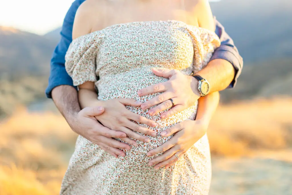 Livermore Maternity Photos at Del Valle Regional Park | Shannon Alyse Photography