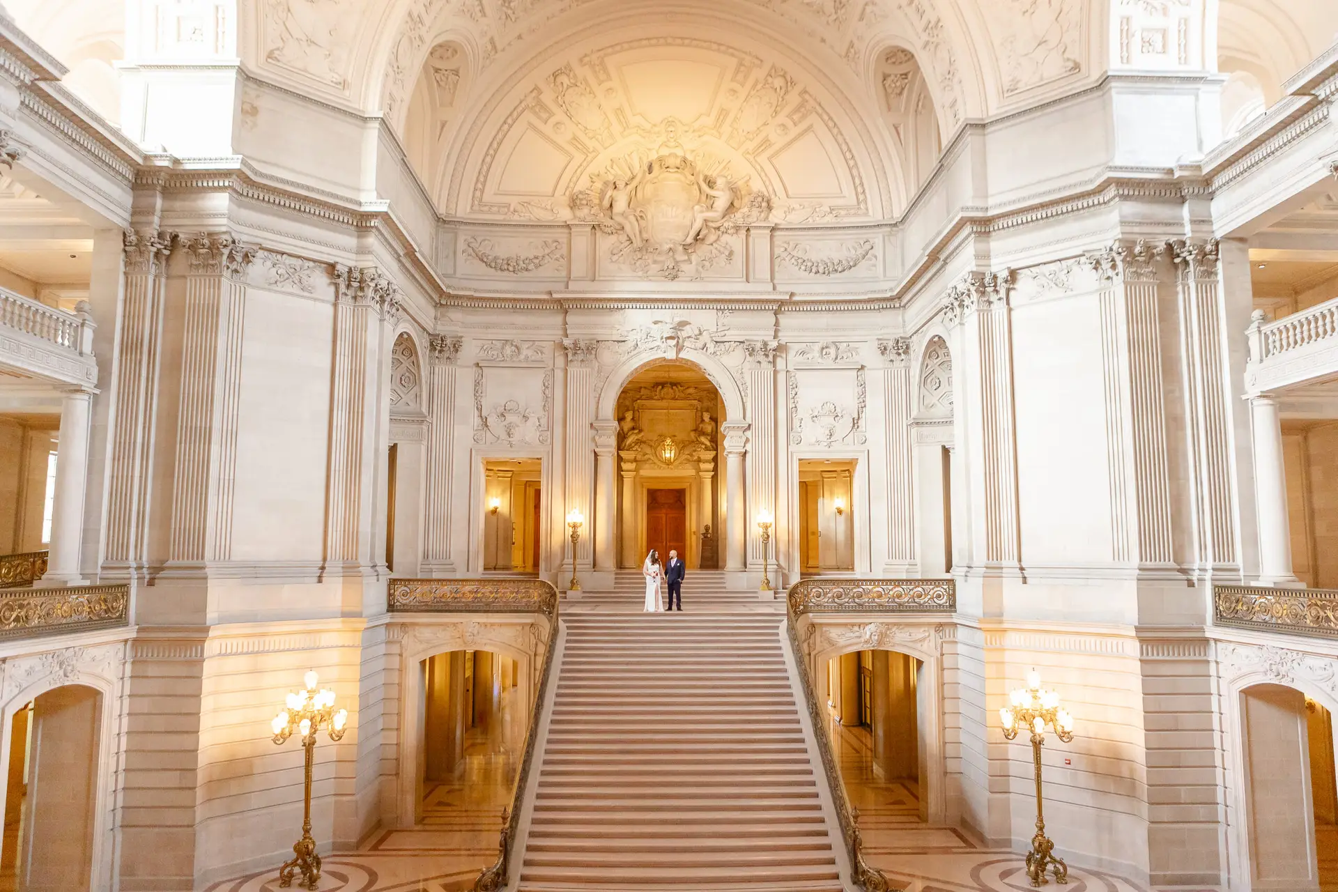 Valentines Day at San Francisco City Hall | Shannon Alyse Photography